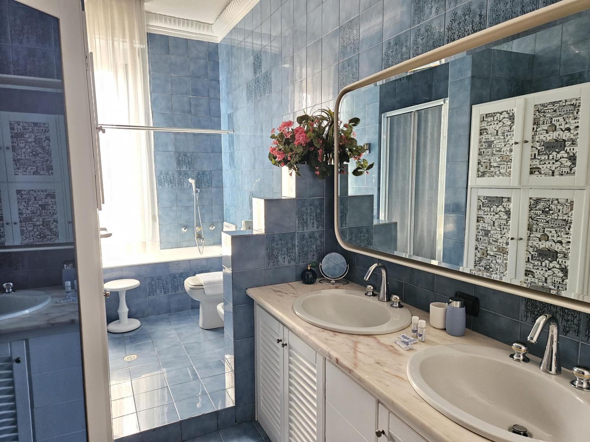 Homegallery - Elegante Appartamento Milanese ภายนอก รูปภาพ