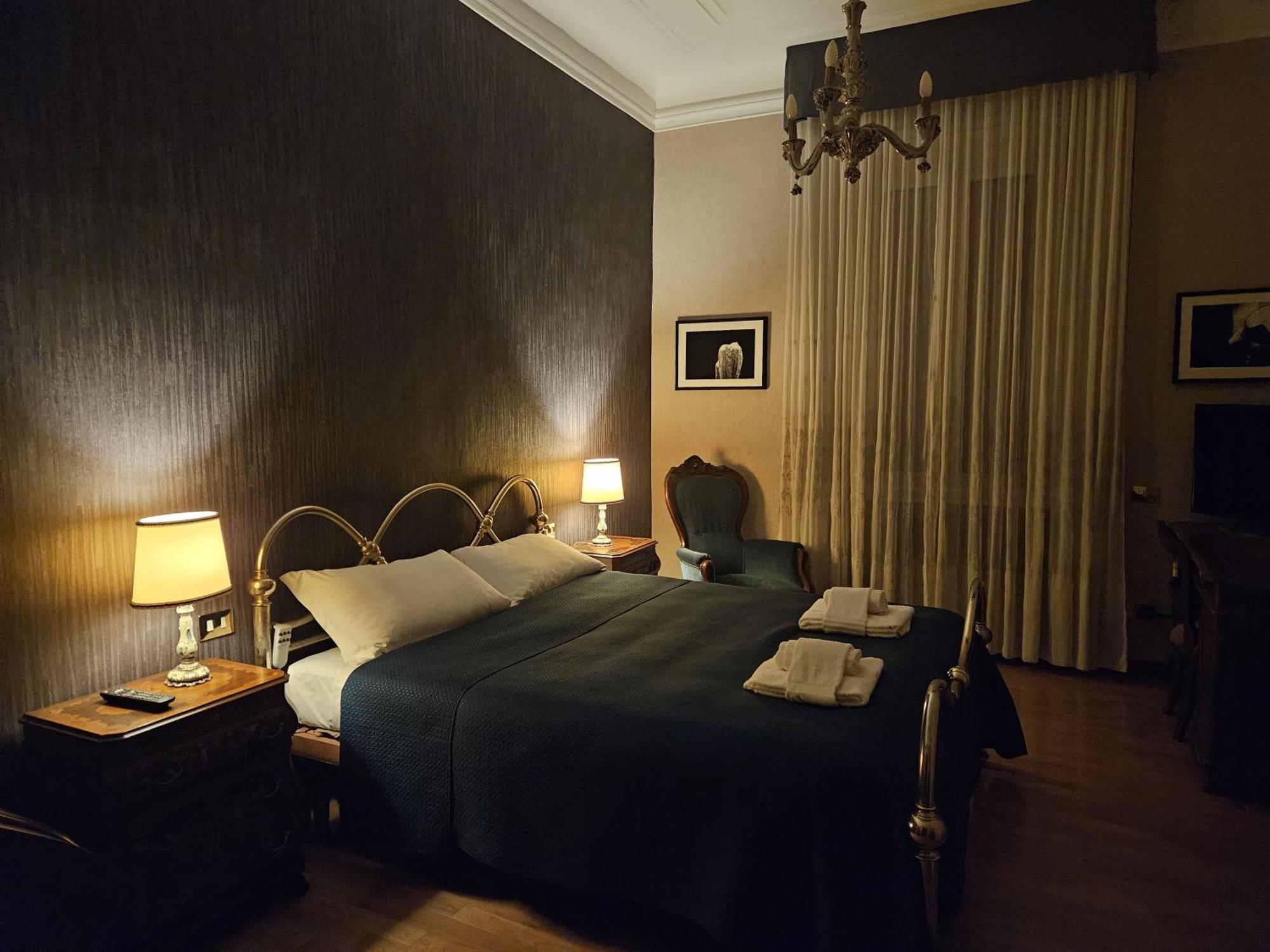 Homegallery - Elegante Appartamento Milanese ภายนอก รูปภาพ