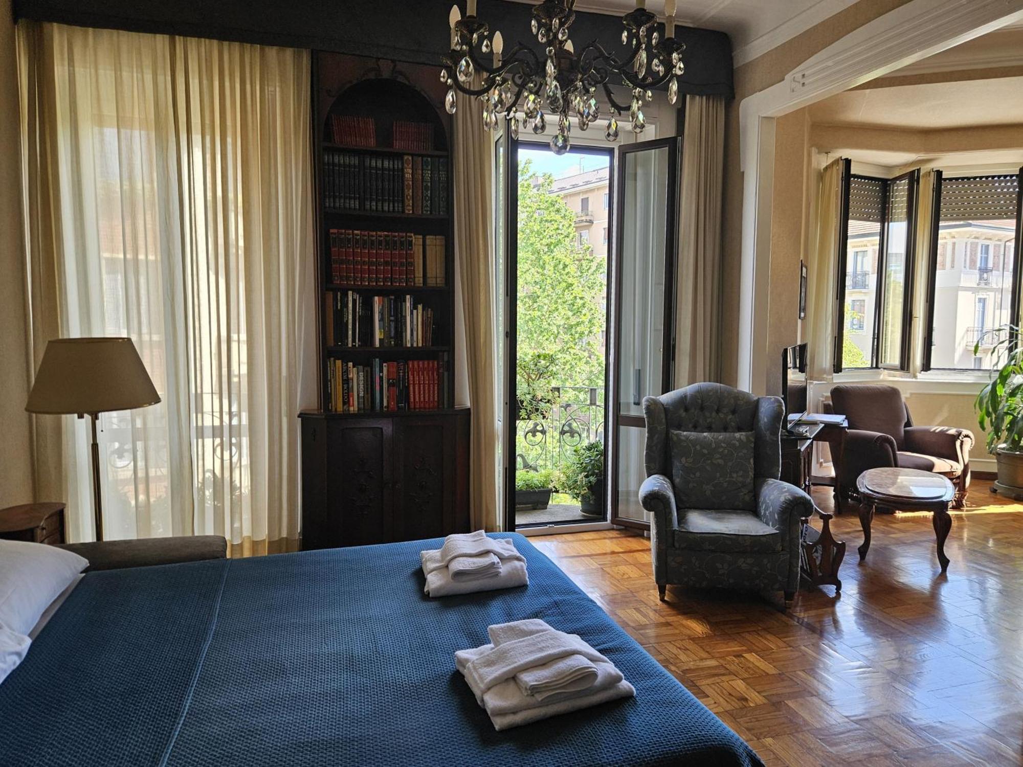 Homegallery - Elegante Appartamento Milanese ภายนอก รูปภาพ